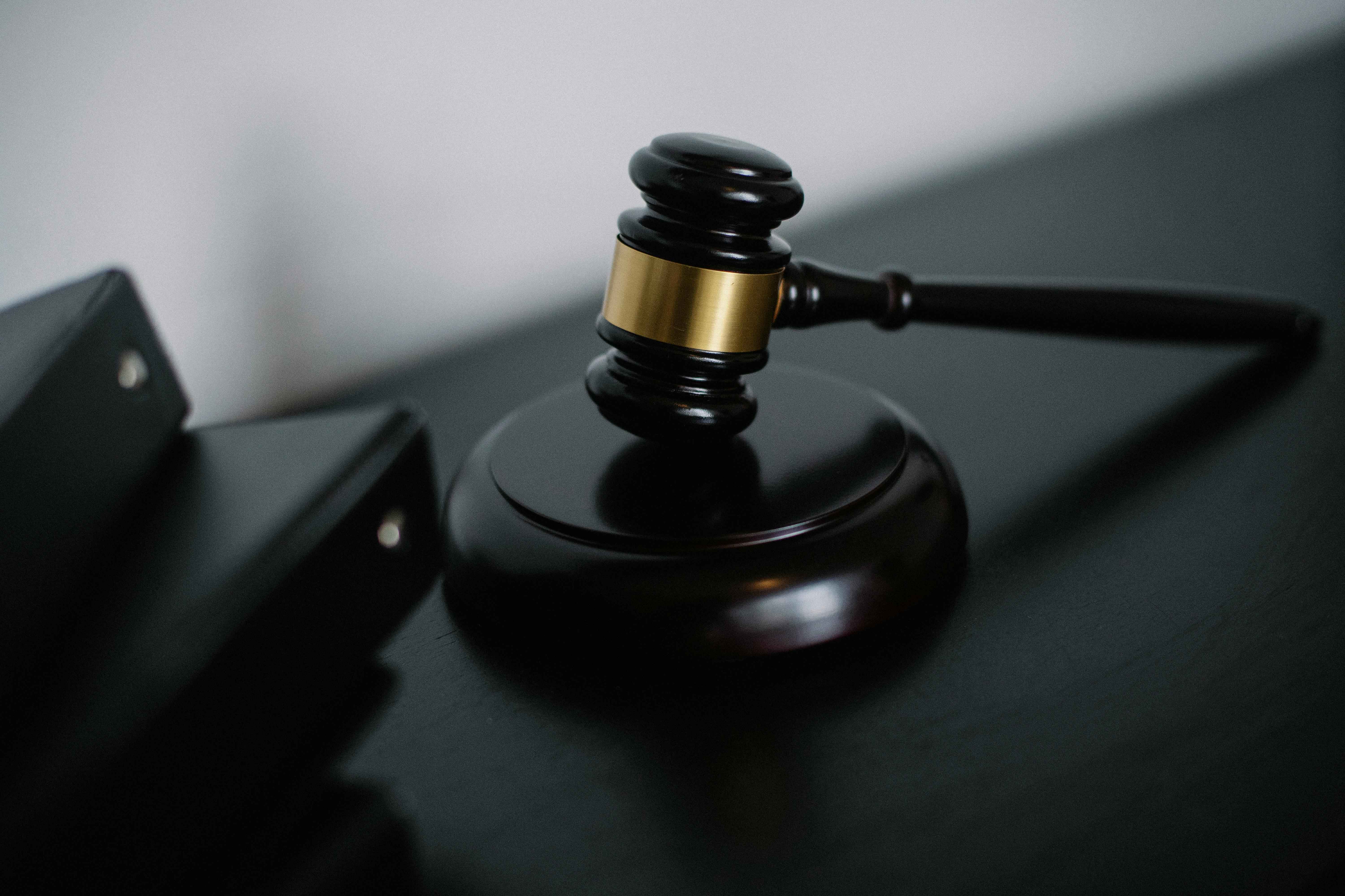 法律文件翻译全流程指南：专业合规翻译如何避免千万级损失