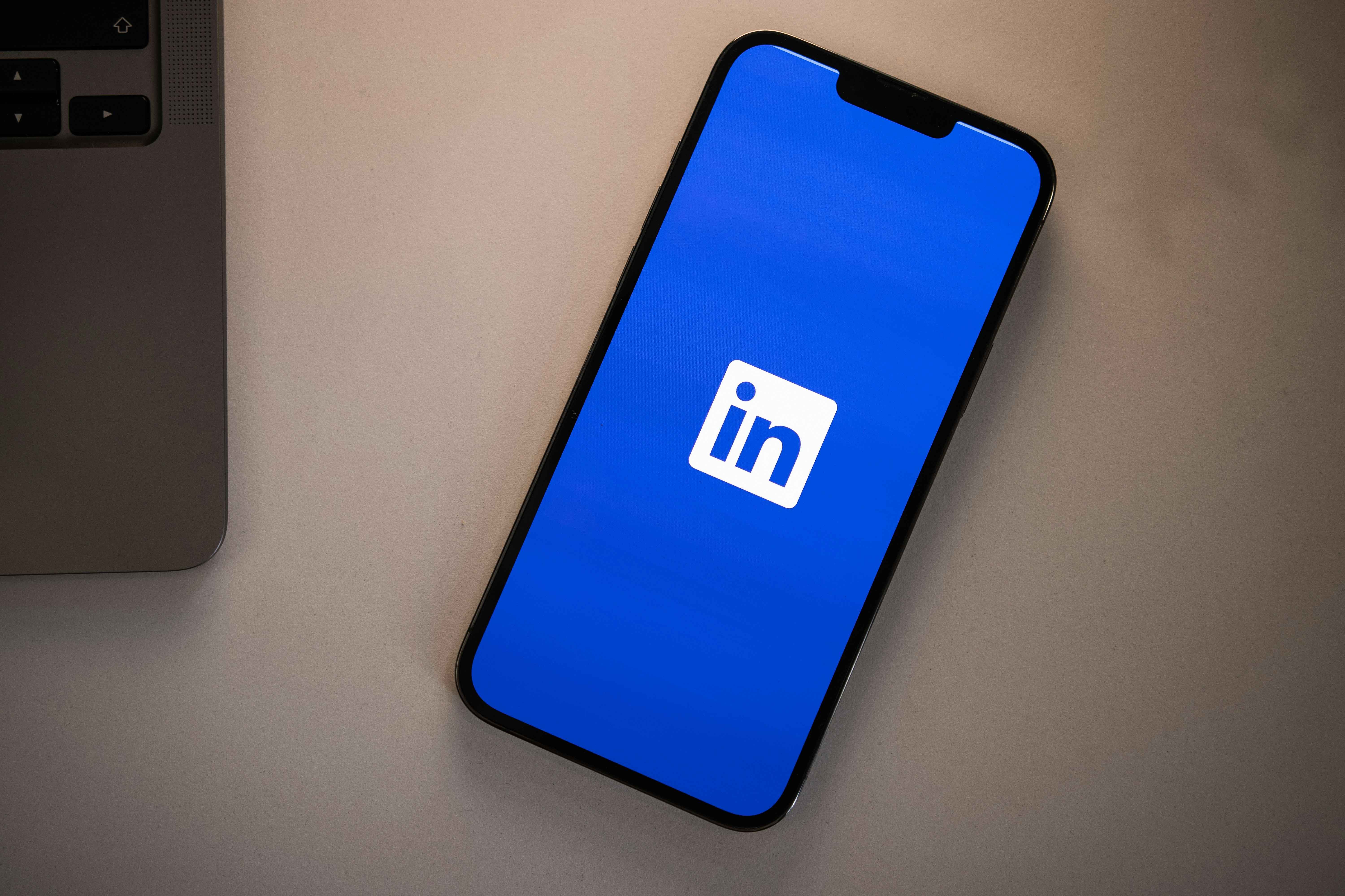 海外社媒营销：新能源企业如何利用LinkedIn精准获客？